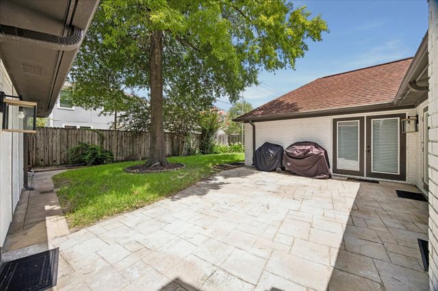 2930 Riata Lane, Houston, TX 77043