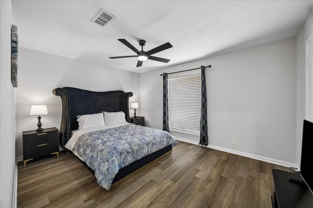 2930 Riata Lane, Houston, TX 77043