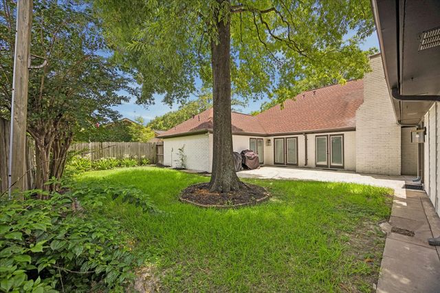 2930 Riata Lane, Houston, TX 77043