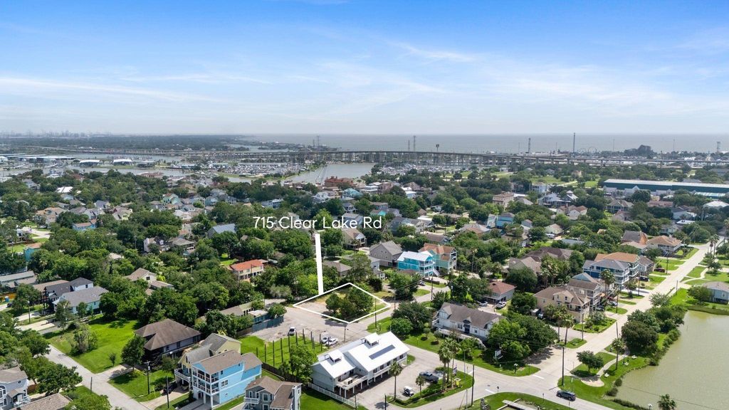 715 Clear Lake Road, Clear Lake Shores, TX 77565