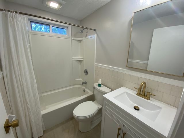 128 Cheryl Lane 2L, Holliston, MA 01746