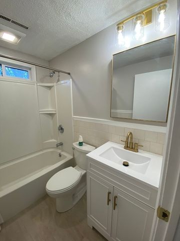 128 Cheryl Lane 2L, Holliston, MA 01746