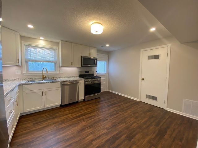 128 Cheryl Lane 2L, Holliston, MA 01746