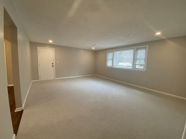 128 Cheryl Lane 2L, Holliston, MA 01746