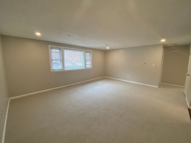 128 Cheryl Lane 2L, Holliston, MA 01746