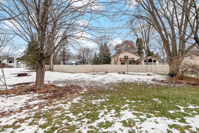 1729 Presidential Lane, Shakopee, MN 55379