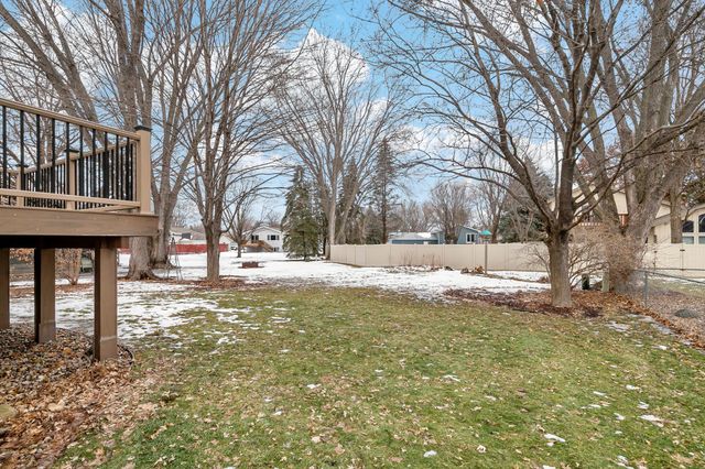 1729 Presidential Lane, Shakopee, MN 55379