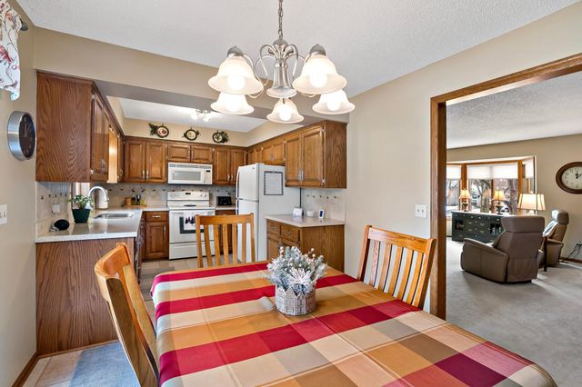 1729 Presidential Lane, Shakopee, MN 55379