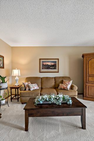 1729 Presidential Lane, Shakopee, MN 55379