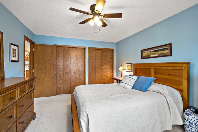 1729 Presidential Lane, Shakopee, MN 55379