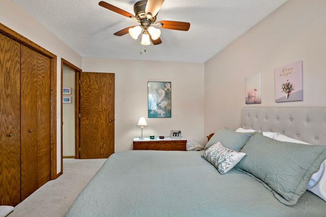 1729 Presidential Lane, Shakopee, MN 55379