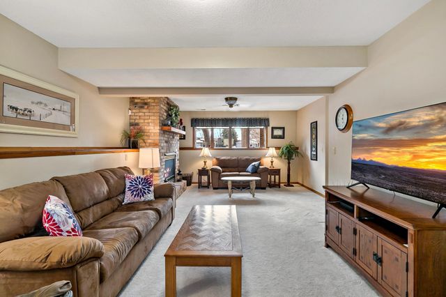 1729 Presidential Lane, Shakopee, MN 55379