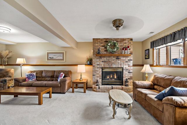 1729 Presidential Lane, Shakopee, MN 55379