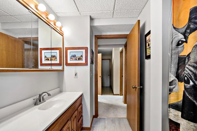 1729 Presidential Lane, Shakopee, MN 55379