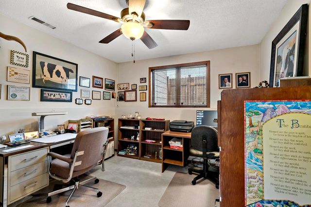 1729 Presidential Lane, Shakopee, MN 55379