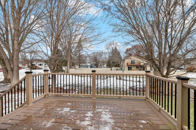 1729 Presidential Lane, Shakopee, MN 55379