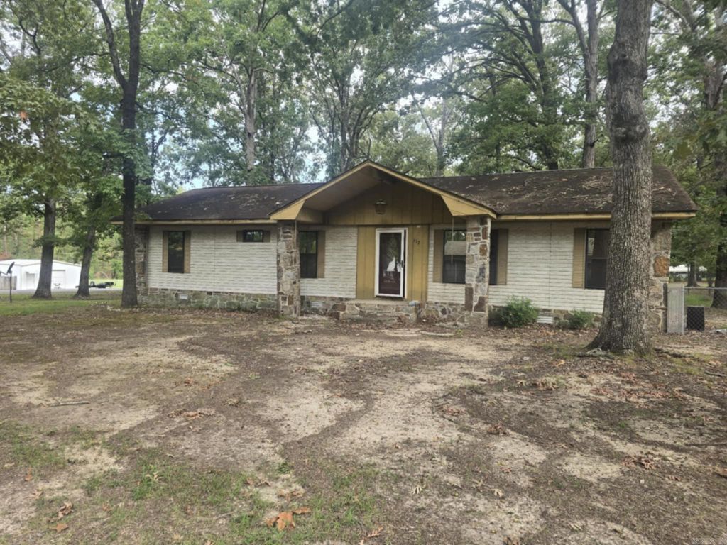 617 Winchester Avenue, White Hall, AR 71602