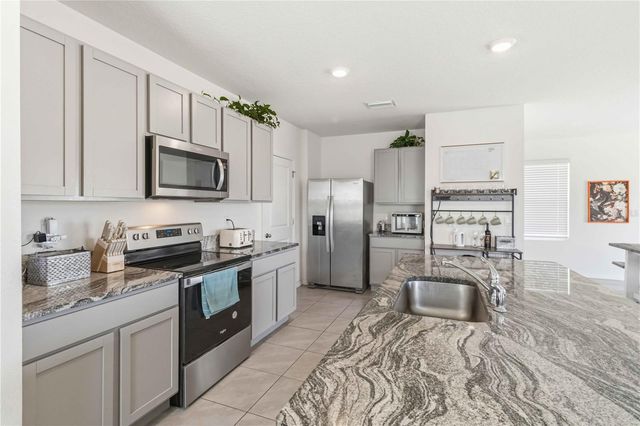 8354 HARDY BAY LOOP, Wesley Chapel, FL 33545