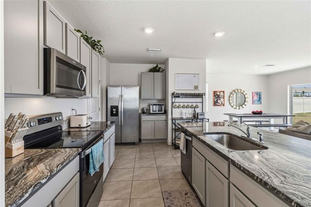 8354 HARDY BAY LOOP, Wesley Chapel, FL 33545