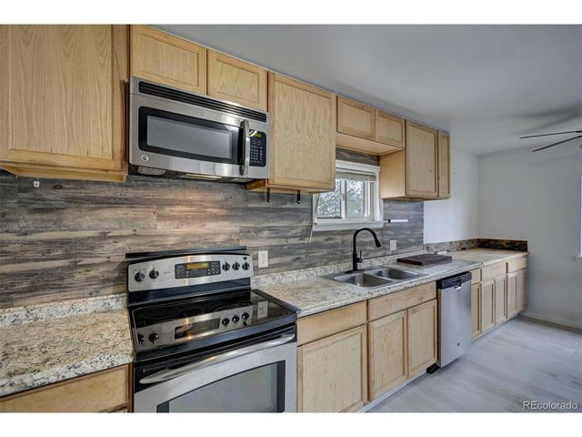 505 2nd Ave, Deer Trail, CO 80105