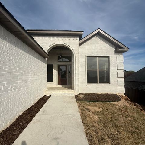 119 Crestview Drive, Maumelle, AR 72113