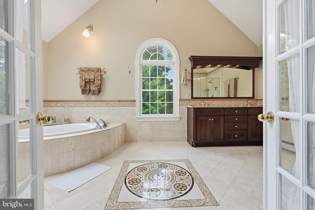 136 ROCKTOWN-LAMB RD, Lambertville, NJ 08530
