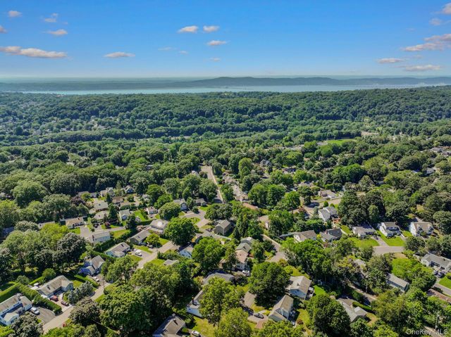 105 Huntley Drive, Ardsley, NY 10502