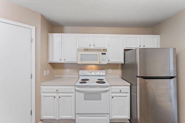 15816 Fleet Trail 237, Apple Valley, MN 55124