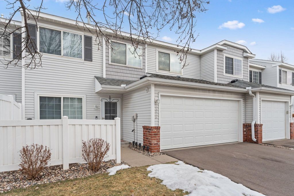 15816 Fleet Trail 237, Apple Valley, MN 55124 — photo 2