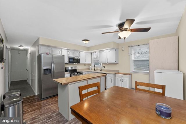 913 SEMINARY ST, Pennsburg, PA 18073