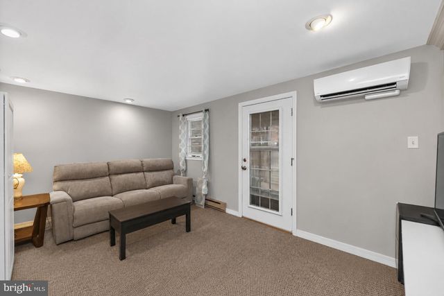 913 SEMINARY ST, Pennsburg, PA 18073