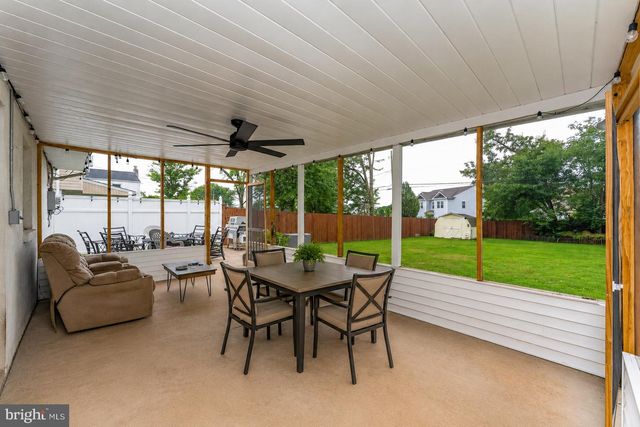 913 SEMINARY ST, Pennsburg, PA 18073