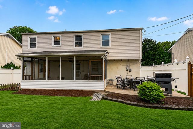 913 SEMINARY ST, Pennsburg, PA 18073
