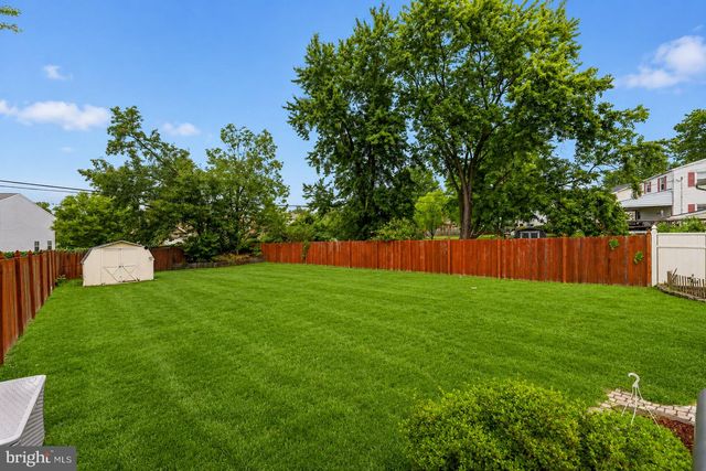 913 SEMINARY ST, Pennsburg, PA 18073
