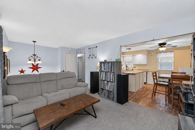 913 SEMINARY ST, Pennsburg, PA 18073