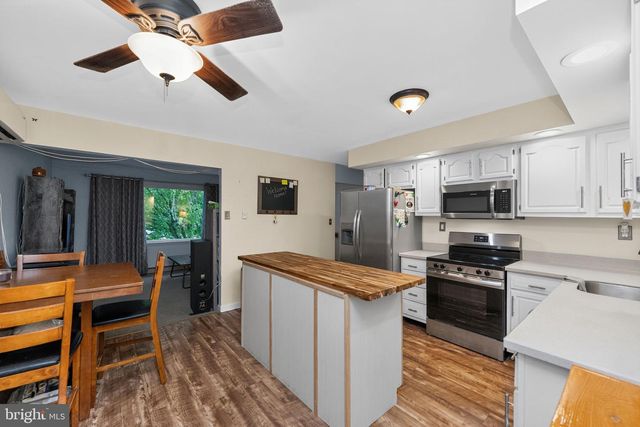 913 SEMINARY ST, Pennsburg, PA 18073