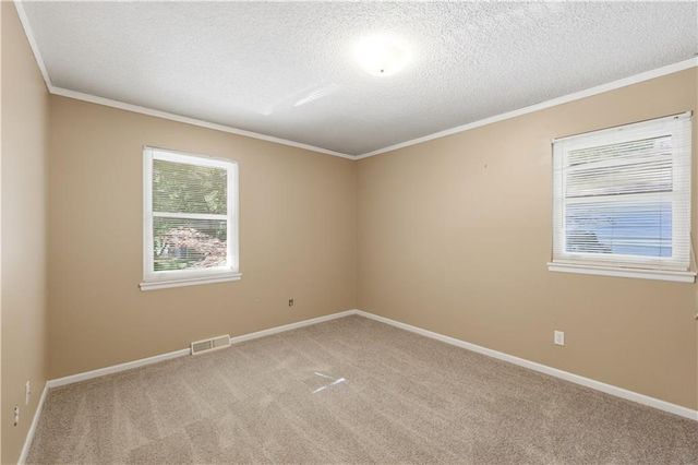 2409 SW 2nd Street Terrace, Blue Springs, MO 64014