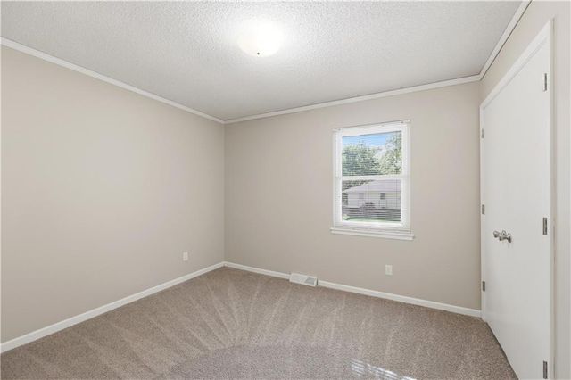 2409 SW 2nd Street Terrace, Blue Springs, MO 64014