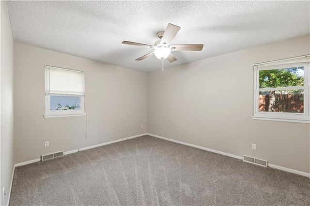 2409 SW 2nd Street Terrace, Blue Springs, MO 64014