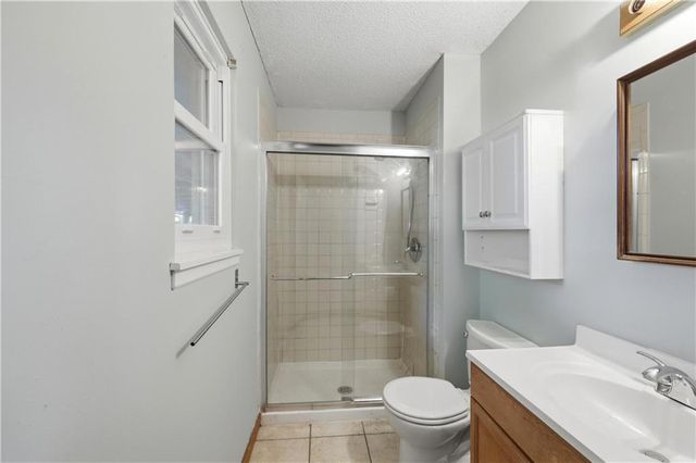 2409 SW 2nd Street Terrace, Blue Springs, MO 64014