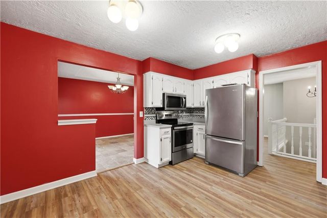 2409 SW 2nd Street Terrace, Blue Springs, MO 64014