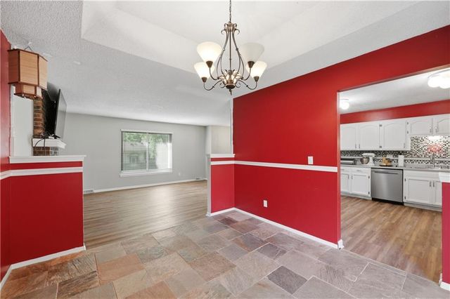 2409 SW 2nd Street Terrace, Blue Springs, MO 64014