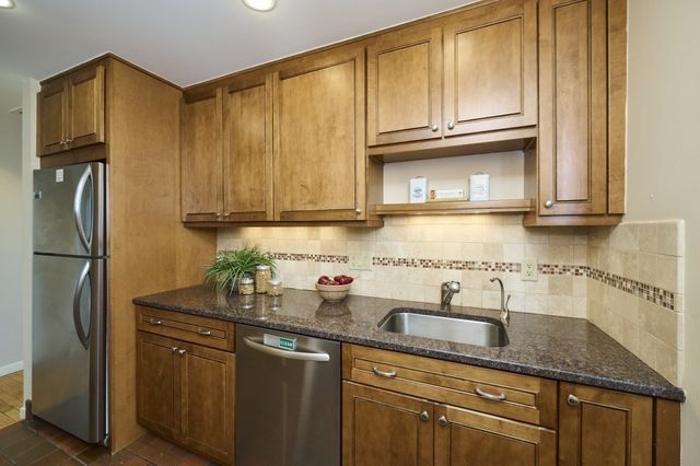 145 Saint Botolph St 24, Boston, MA 02115