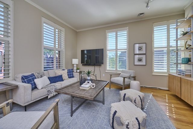 145 Saint Botolph St 24, Boston, MA 02115