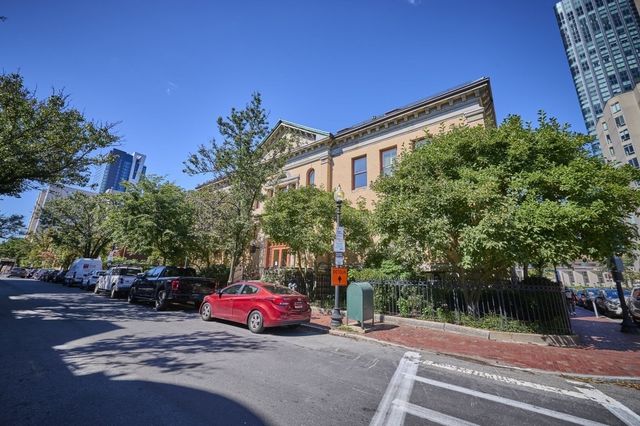 145 Saint Botolph St 24, Boston, MA 02115