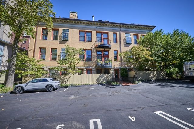 145 Saint Botolph St 24, Boston, MA 02115