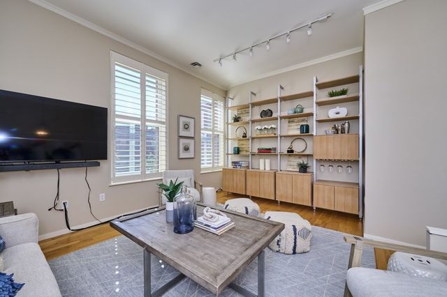 145 Saint Botolph St 24, Boston, MA 02115