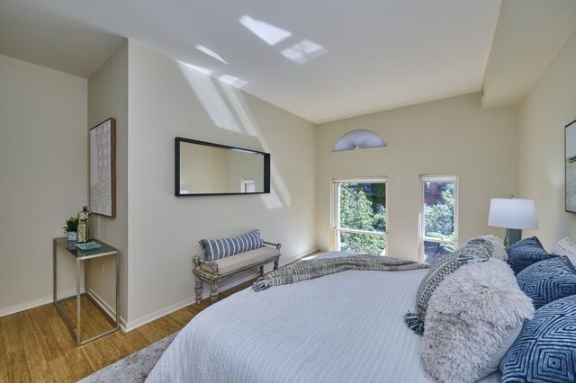 145 Saint Botolph St 24, Boston, MA 02115