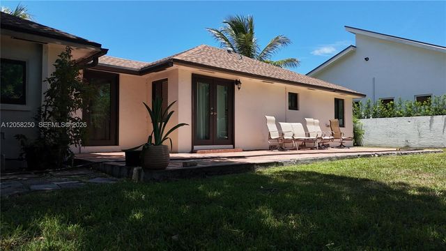 3208 Beacon St, Pompano Beach, FL 33062