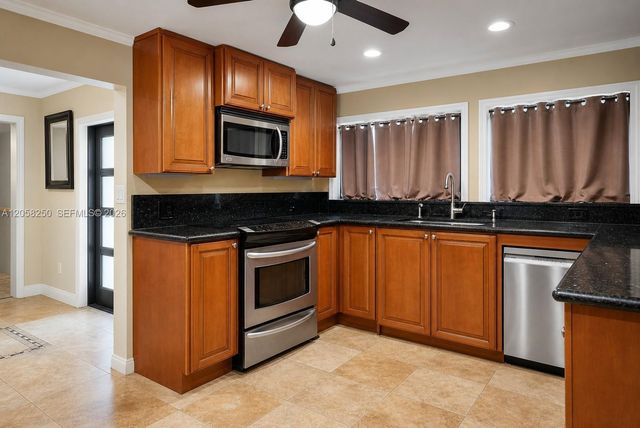 3208 Beacon St, Pompano Beach, FL 33062